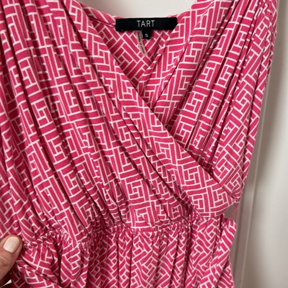 Pink Geometric Pattern Dress - Picture 2 of 4